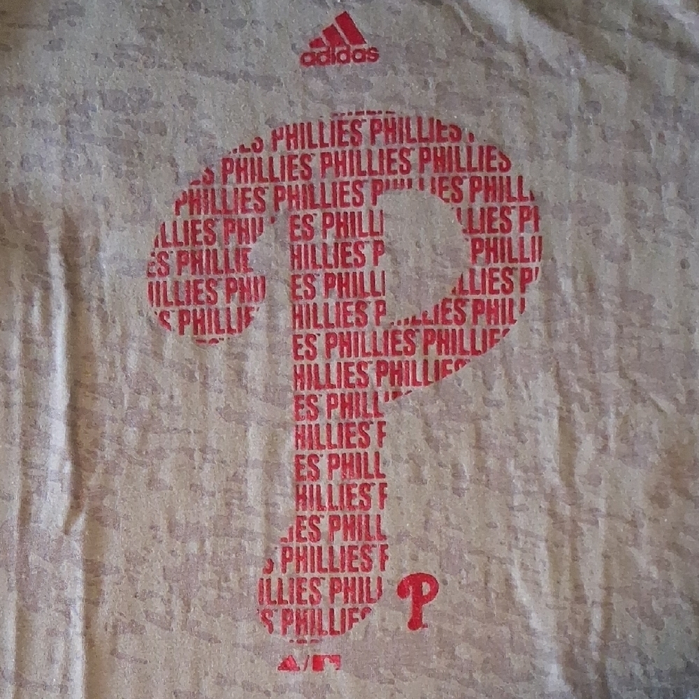 New Adidas Kids Gray Tee with Red Phillies Graphic - Picture 4 of 5